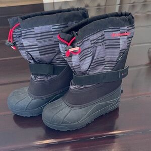 Columbia snow boots. Size 4